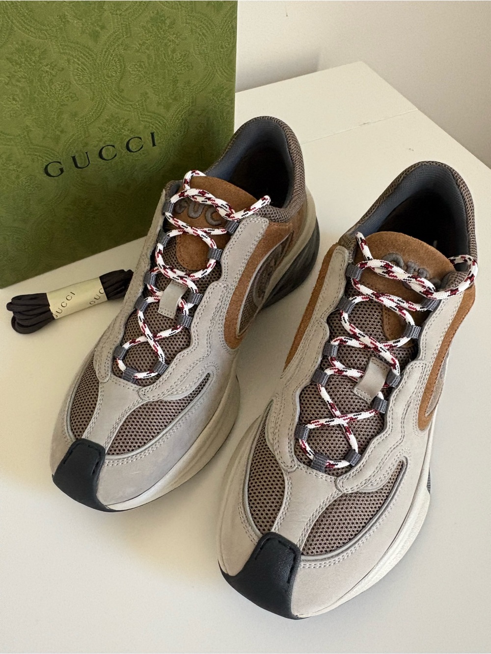 GUCCI Women’s Run Sneakers NEW Size 39.5 / US 9.5 *Runs small*